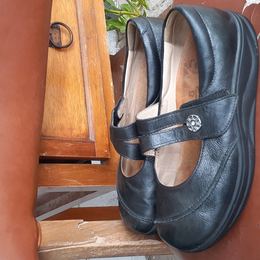 FINN COMFORT SHOES